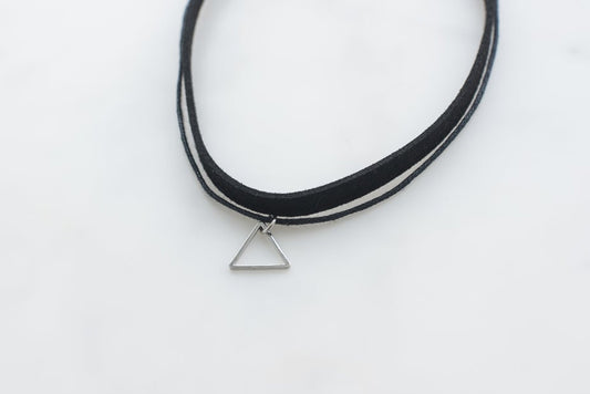 Choker with Triangle-Necklace
